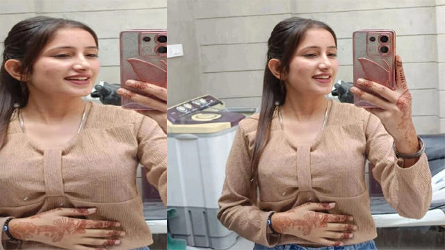 Beautiful Sexy Indian Girl Showing