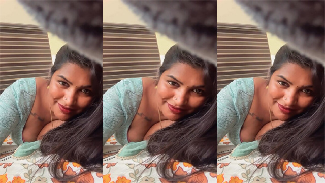 Mallu Makeup Artist Reshma – Insta Exclusive Boob Live